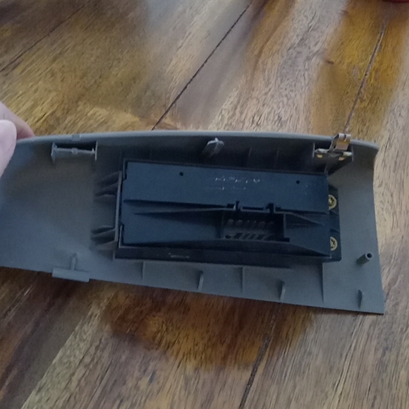 Car window/door switch - Picture 2 of 5